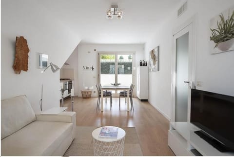 Communal lounge/ TV room, Seating area