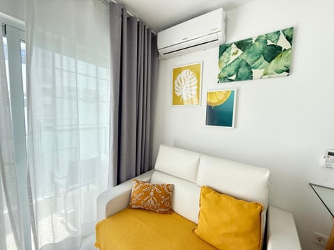 Living room, Seating area, Swimming pool, air conditioner