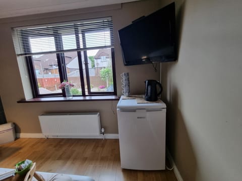 Private room City skyline and mountain views close too belfast centre and airports free parking Vacation rental in Belfast