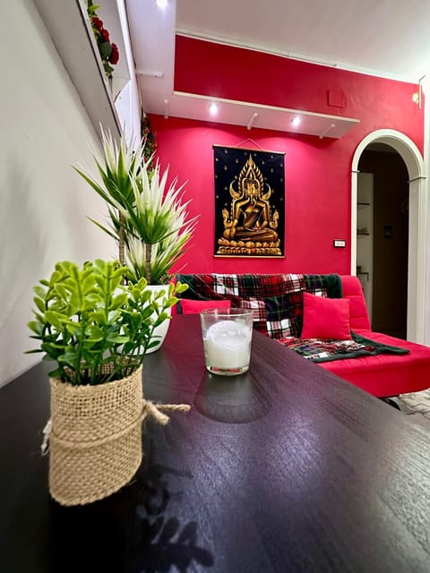 Decorative detail, Seating area, locker, air conditioner