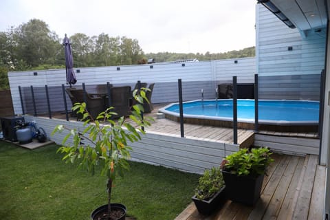 Balcony/Terrace, Swimming pool