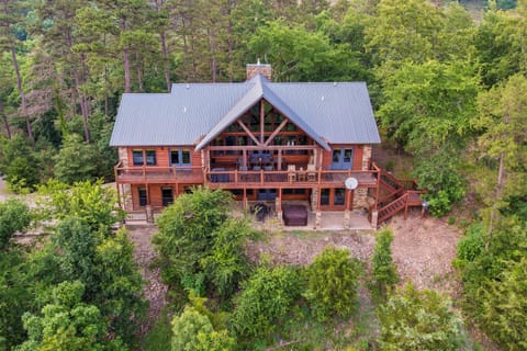 Cabin with Game Room and Hot Tub in Broken Bow! Cabin in Oklahoma