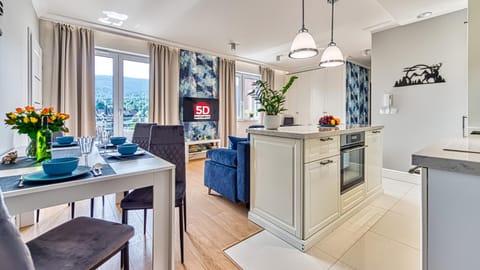 Kitchen or kitchenette, Living room, Seating area, Dining area, pet friendly, stove