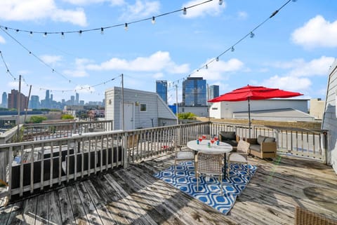 Balcony/Terrace, City view