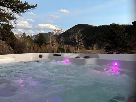 Hot Tub, Mountain view