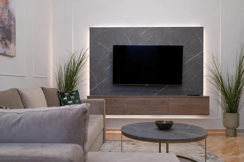 Communal lounge/ TV room, TV and multimedia, Living room, Seating area