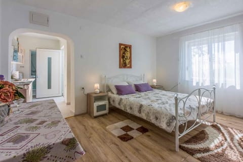 Summer, Bedroom