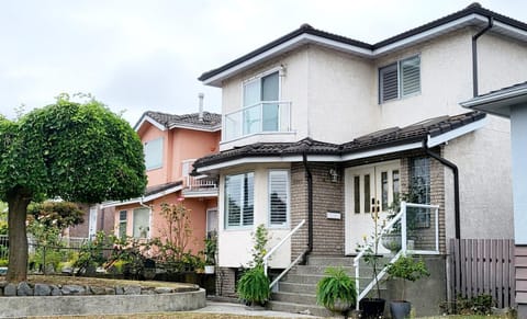 Property building, Spring, Day, Neighbourhood, Street view