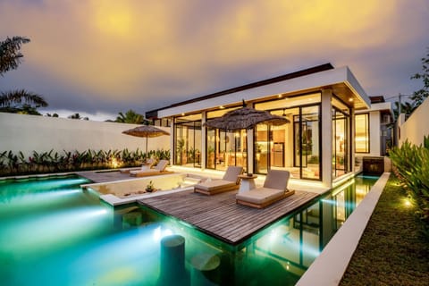 Property building, Pool view, Swimming pool, sunbed