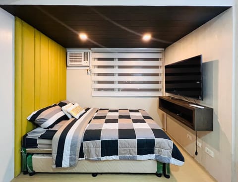 Bed, TV and multimedia