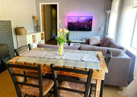 Living room, Seating area, Dining area