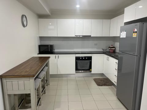 Kitchen or kitchenette, minibar, pet friendly, stove, toaster