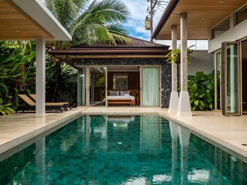 Property building, Day, Pool view, Swimming pool, sunbed