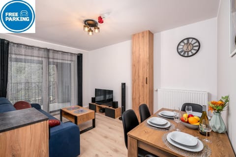 TV and multimedia, Living room, Dining area