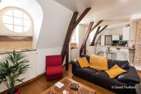 Suite Mana - Maui - Grand Loft en duplex avec Vue sur Place Ducale Parking inclus Apartment in Wallonia, Belgium