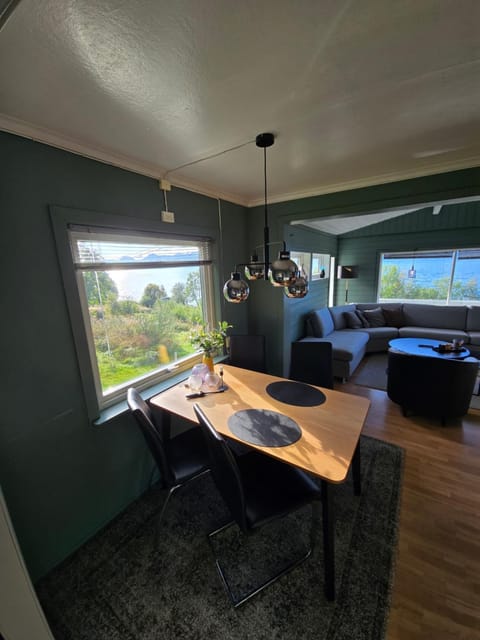 Lyngenfjord view House in Troms Og Finnmark