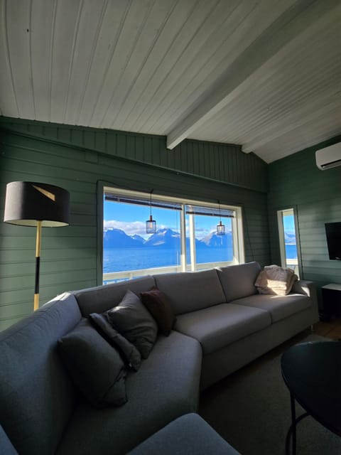 Lyngenfjord view House in Troms Og Finnmark