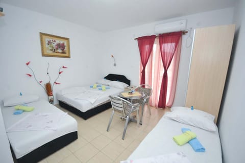 Photo of the whole room, Photo of the whole room