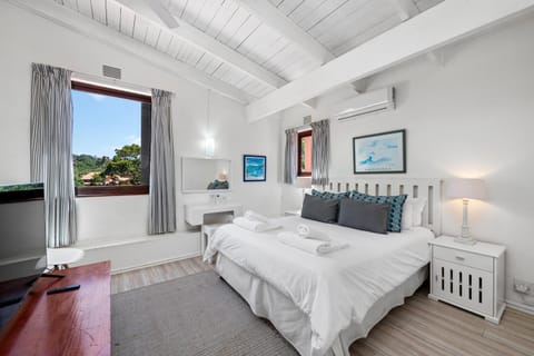 Bed, TV and multimedia, Bedroom, air conditioner
