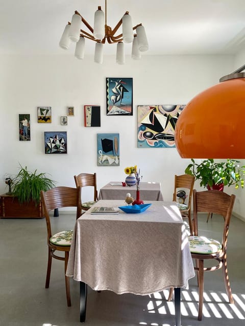 Seating area, Dining area