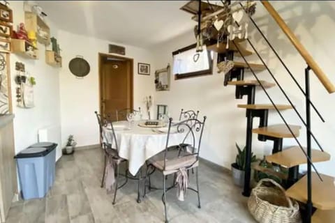 Les Anatidés, Quend House in Fort-Mahon-Plage