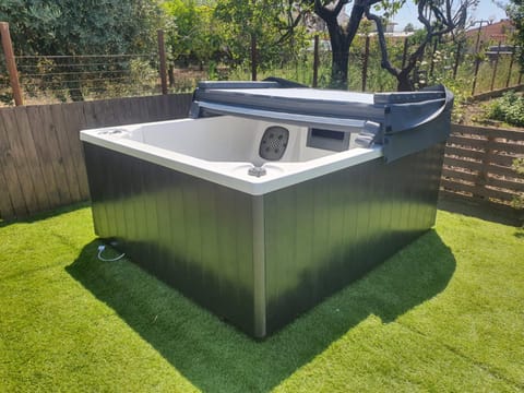 Hot Tub, Open Air Bath
