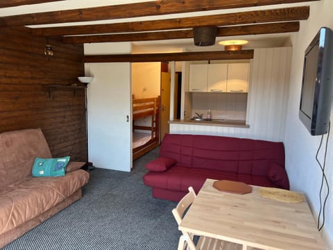 Communal lounge/ TV room, Living room, Seating area, Dining area