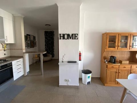 Kitchen or kitchenette, Seating area, Dining area