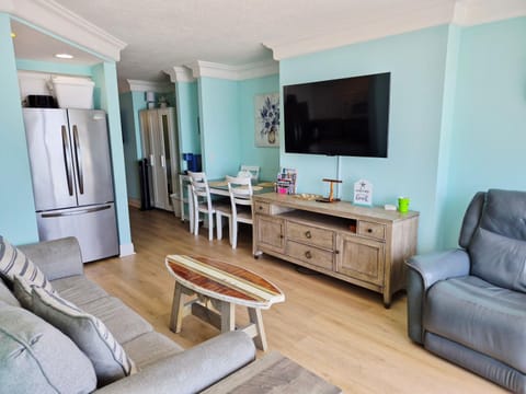Bed, TV and multimedia, Kitchen or kitchenette, Living room, Dining area, Beach, Beach, kitchen