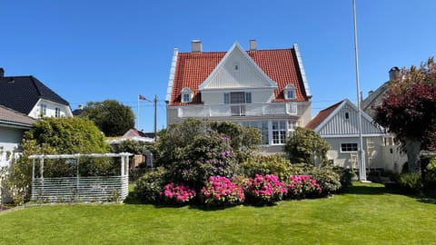 Property building, Garden view