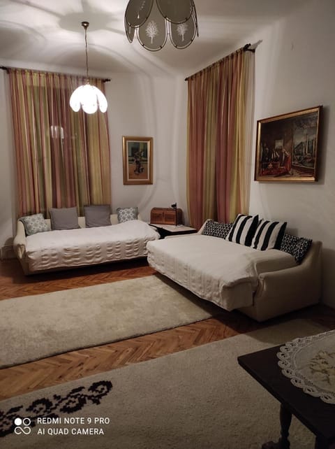 Bed, Living room, Seating area