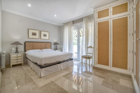 Bed, Bedroom, wardrobe