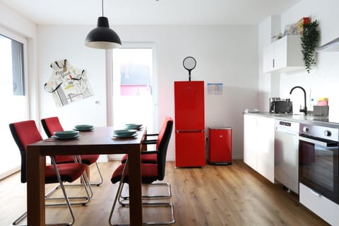 Dining area, kitchen