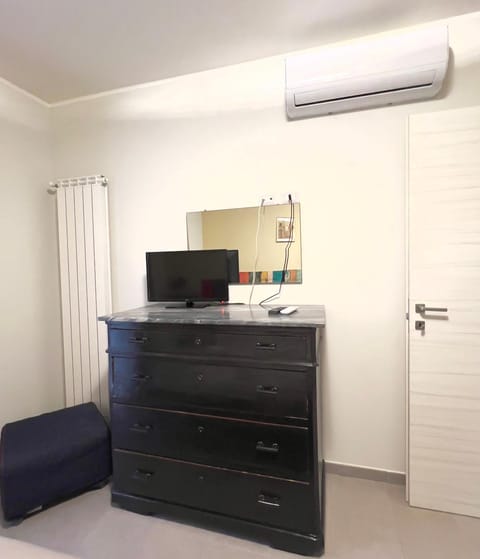 TV and multimedia, air conditioner