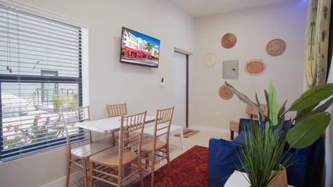Living room, Dining area