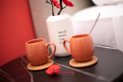 Coffee/tea facilities, Kitchen or kitchenette