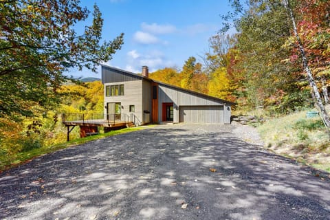 Lincoln Peak Retreat House in Warren