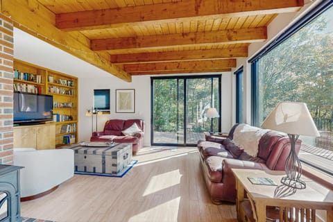 Lincoln Peak Retreat House in Warren