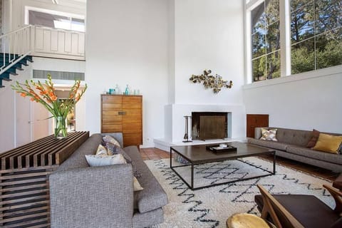 Modern Bennett Valley Home with Privacy and Views House in Santa Rosa