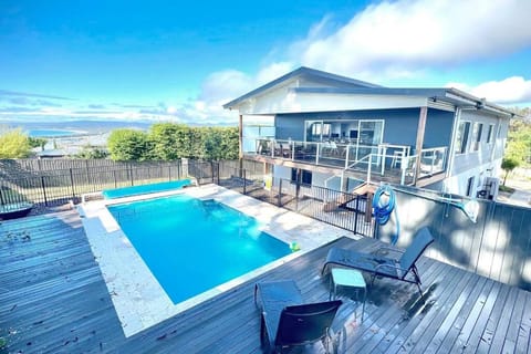 Property building, View (from property/room), Balcony/Terrace, Pool view, Swimming pool, sunbed