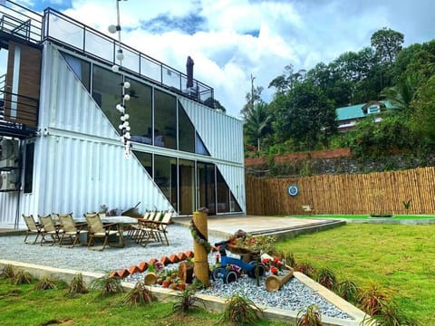 Property building, Natural landscape, Garden, Garden view