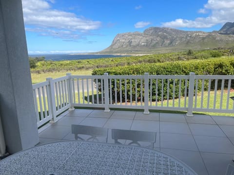 Patio, Balcony/Terrace, Dining area, Mountain view, Sea view
