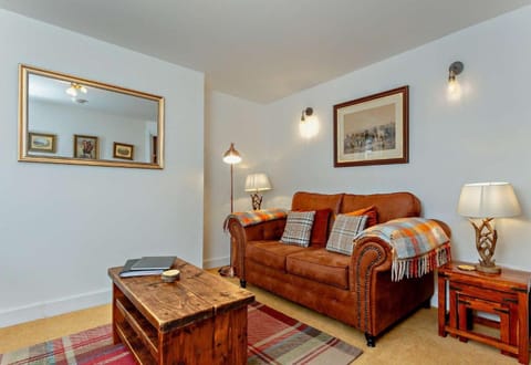 Jacobite's Retreat, 17th century cottage in the heart of Inverness Villa in Inverness