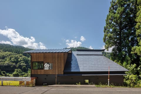 Property building, Day, Mountain view