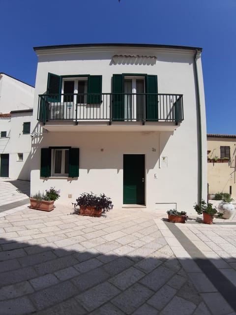 Property building, Balcony/Terrace