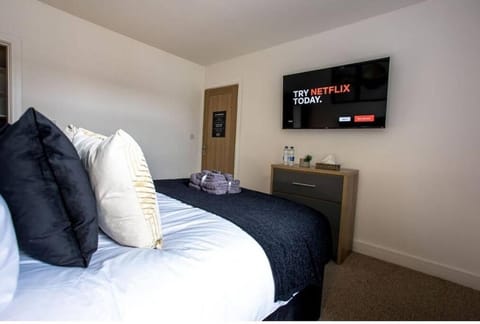 Cruise Cruise Cribs - BERESFORD Apartment in Stoke-on-Trent