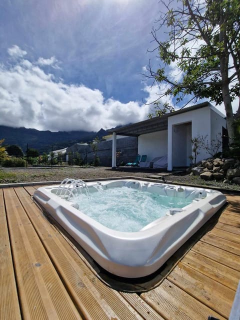 Natural landscape, Hot Tub, Mountain view
