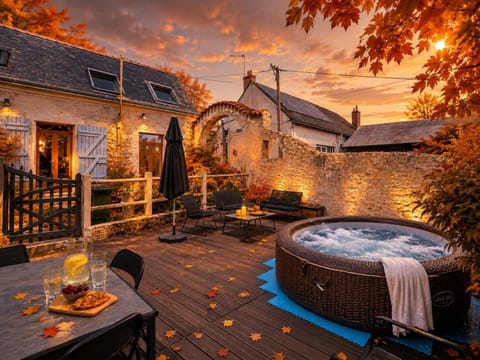 Property building, Hot Tub