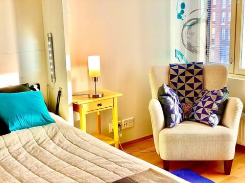 To LuxStudio KARNEOLI From Helsinki Airport 6 min, to City 27min, Free Parking in Kivistö Apartment in Uusimaa