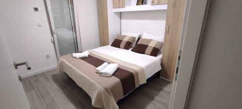 Bed, Bedroom, wardrobe